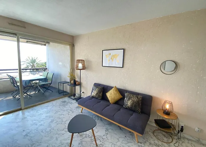 Avec Terrasse En Front De