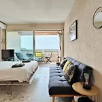 With Seafront Terrace Daire Antibes