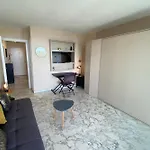 Appartement With Seafront Terrace *