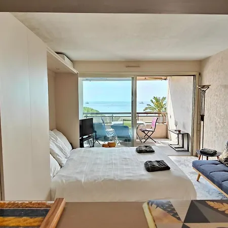 Avec Terrasse En Front De * Antibes