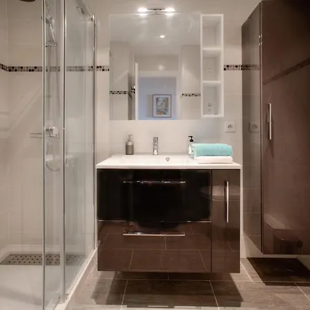 With Seafront Terrace Lägenhet *