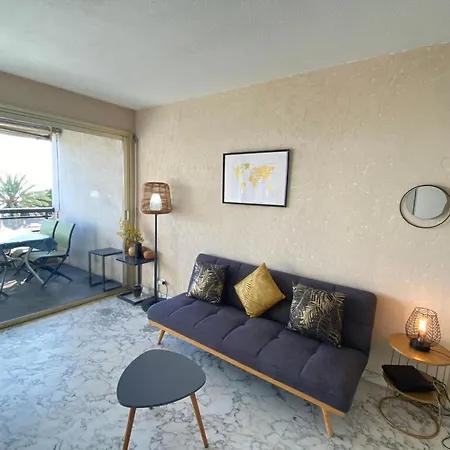 Avec Terrasse En Front De