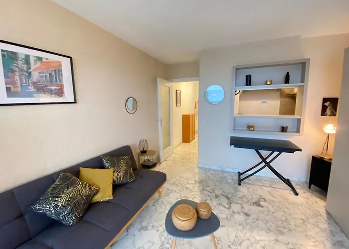 With Seafront Terrace Apartman