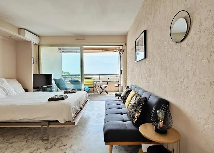 With Seafront Terrace Apartman Antibes