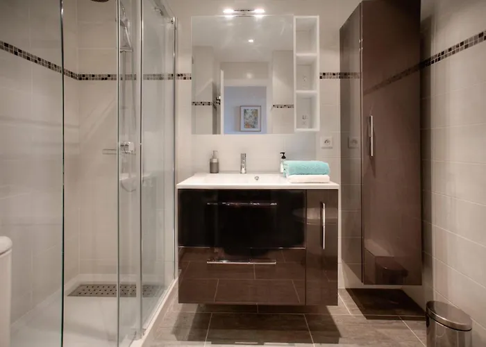 With Seafront Terrace Apartman *